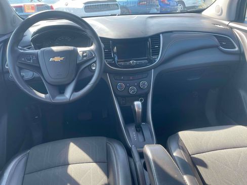 Used 2022 Chevrolet Trax LT AWD/4WD image 16