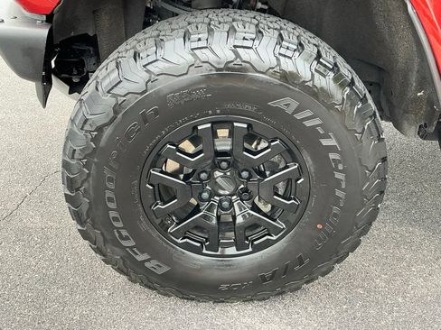 Used 2024 Ford Bronco Raptor w/ Interior Carbon Fiber Pack 6 AWD/4WD image 9