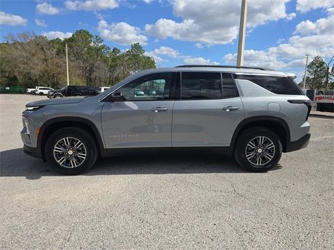 Used 2024 Chevrolet Traverse LT image 6