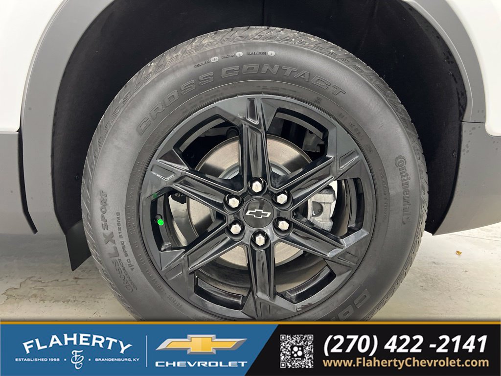 Used 2025 Chevrolet Blazer LT w/ Midnight/Sport Edition FWD image 18