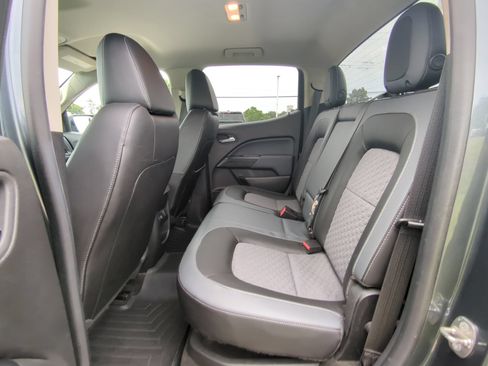 Used 2015 Chevrolet Colorado Z71 AWD/4WD image 10