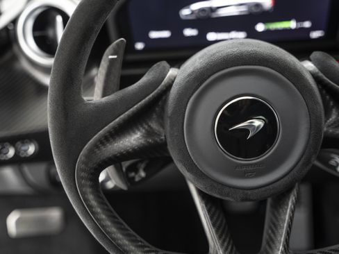 Used 2019 McLaren Senna RWD image 42