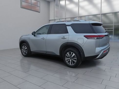 New 2025 Nissan Pathfinder SL image 6