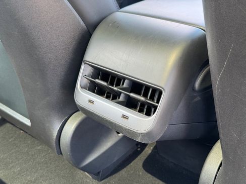 Used 2018 Tesla Model 3 image 21