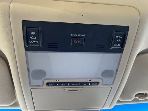 Used 2014 Lexus LS 460 image 28