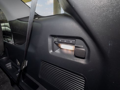 Used 2022 Ford Explorer Limited w/ Equipment Group 301A image 31