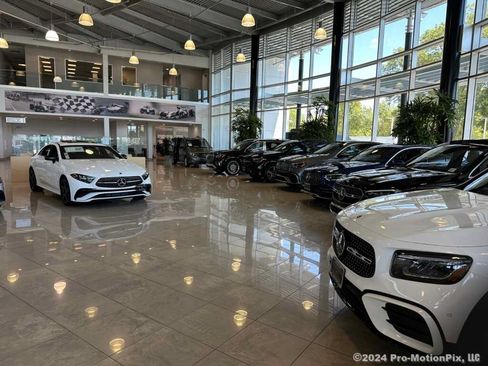 Certified 2022 Mercedes-Benz GLB 250 4MATIC image 36