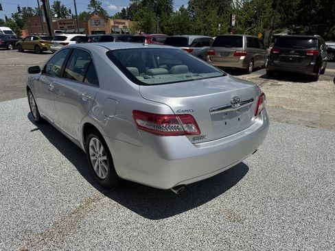 Used 2010 Toyota Camry XLE FWD image 12