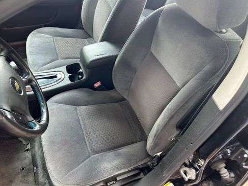 Used 2011 Chevrolet Impala LT FWD image 9