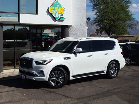 Used 2022 INFINITI QX80 Luxe w/ All-Season Package image 3