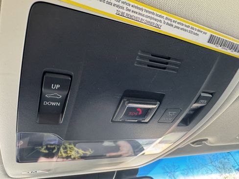 Used 2020 Lexus ES 300h w/ Premium Package image 33