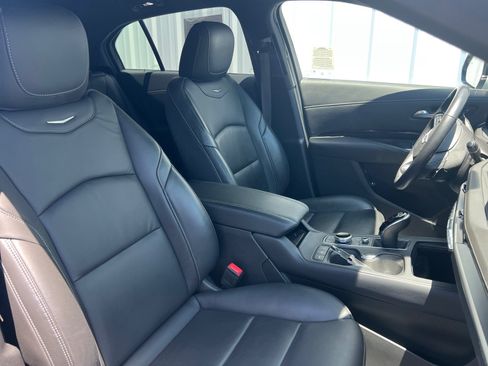Used 2024 Cadillac XT4 Luxury w/ Cold Weather Package FWD image 22