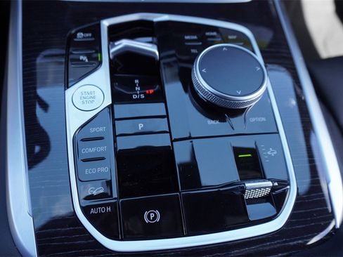 New 2025 BMW X7 xDrive40i w/ M Sport Package image 8