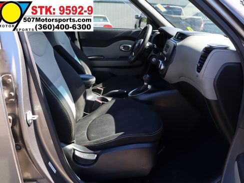 Used 2015 Kia Soul + FWD image 20