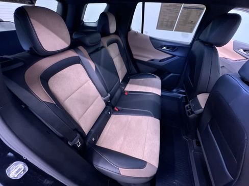 Used 2025 Chevrolet Equinox ACTIV w/ LPO, Floor Liner Package FWD image 38