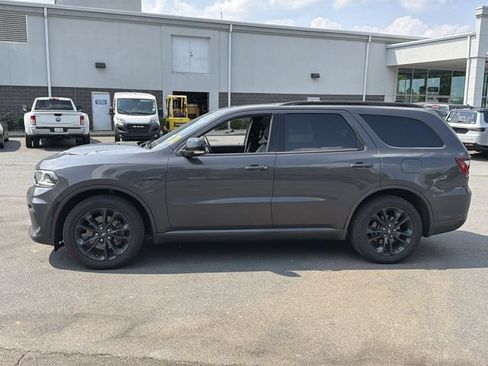 Used 2023 Dodge Durango R/T RWD image 2