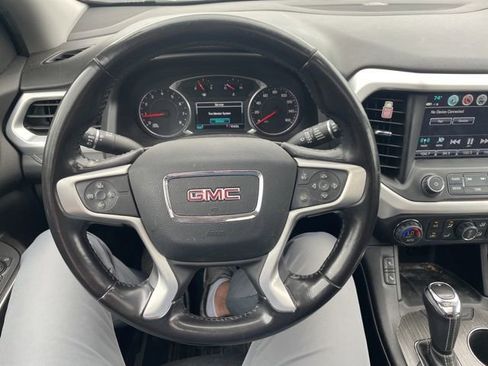 Used 2019 GMC Acadia SLT w/ Black Edition image 9