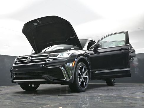 Used 2024 Volkswagen Tiguan SEL R-Line AWD/4WD image 45