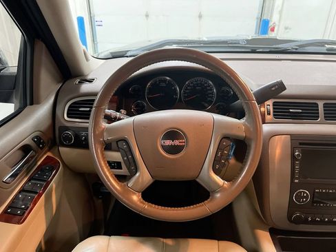 Used 2011 GMC Sierra 2500 SLT w/ Entertainment Package AWD/4WD image 11
