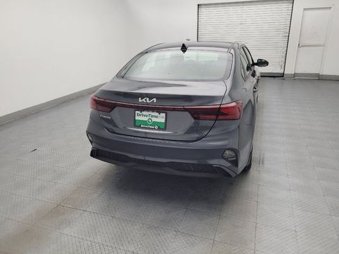 Used 2022 Kia Forte LXS w/ LXS Technology Package FWD image 7
