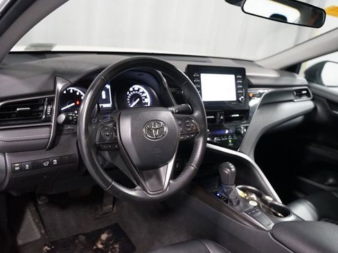 Used 2024 Toyota Camry SE image 7