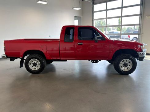 Used 1993 Toyota Pickup Deluxe AWD/4WD image 5