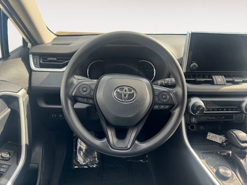 Used 2025 Toyota RAV4 XLE image 12