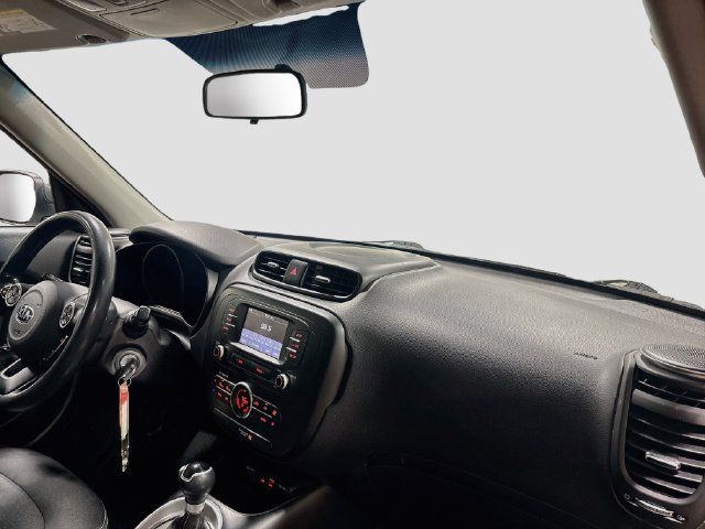 Used 2017 Kia Soul + FWD image 23