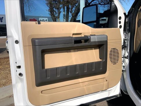 Used 2015 Ford F250 Lariat w/ Chrome Package image 21