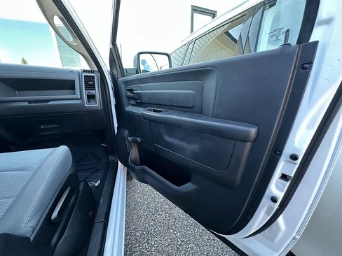 Used 2018 RAM 1500 Tradesman w/ Popular Equipment Group RWD image 33