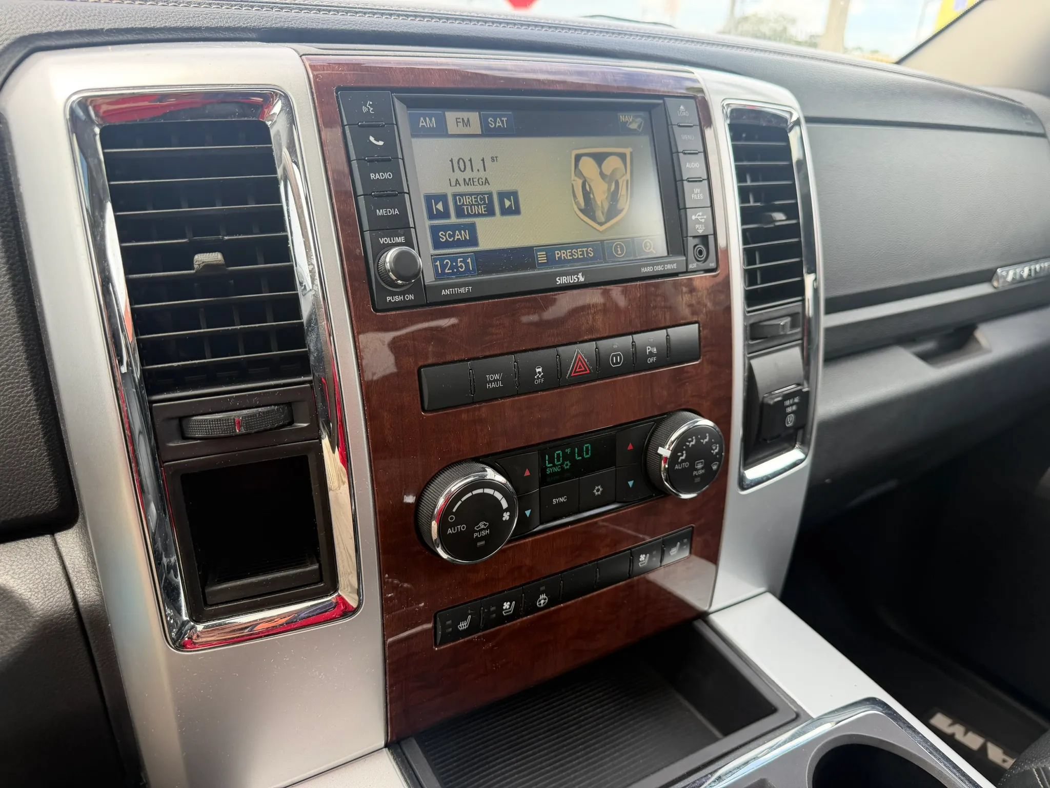 Used 2012 RAM 1500 Laramie RWD image 18