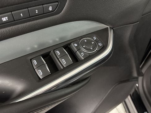 Used 2022 Cadillac XT4 Premium Luxury w/ Safety Alert Package AWD/4WD image 13