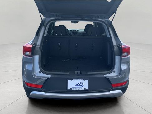 Used 2023 Chevrolet TrailBlazer LT FWD image 24