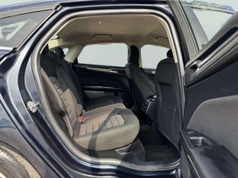 Used 2020 Ford Fusion SE image 36