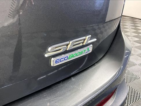 Used 2018 Ford Edge SEL w/ Equipment Group 201A FWD image 9