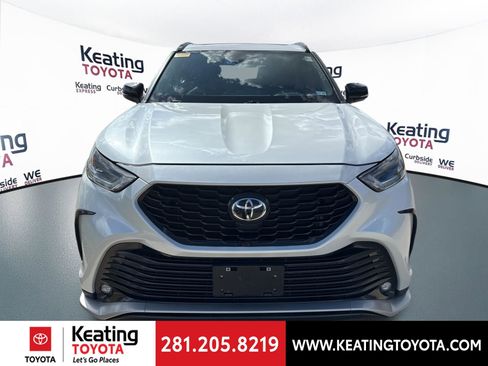Used 2023 Toyota Highlander XSE image 2