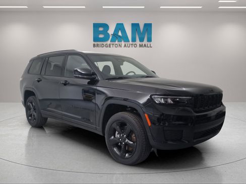 New 2025 Jeep Grand Cherokee L Altitude image 1