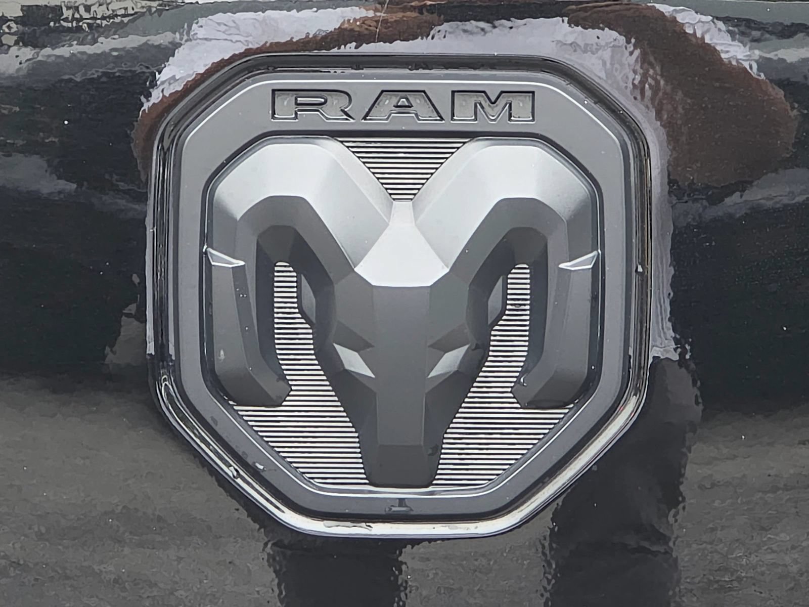 Used 2024 RAM 1500 Laramie AWD/4WD image 40