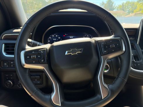 Used 2024 Chevrolet Suburban Z71 w/ Off-Road Capability Package AWD/4WD image 27