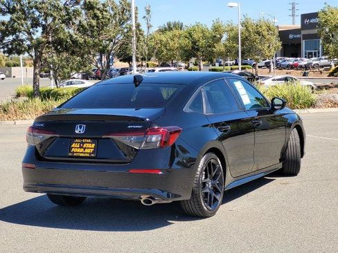 Used 2025 Honda Civic Sport image 4
