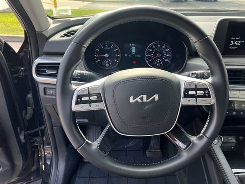 Used 2022 Kia Telluride EX w/ EX Premium Package FWD image 12