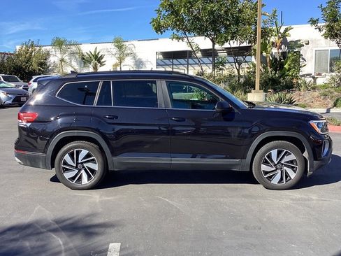 Used 2024 Volkswagen Atlas SE image 2