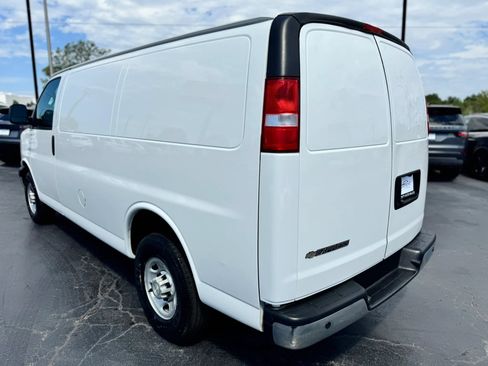 Used 2020 Chevrolet Express 3500 w/ Driver Convenience Package RWD image 3