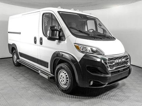 Used 2025 RAM ProMaster 2500 w/ U-Haul Equipment Group FWD image 11
