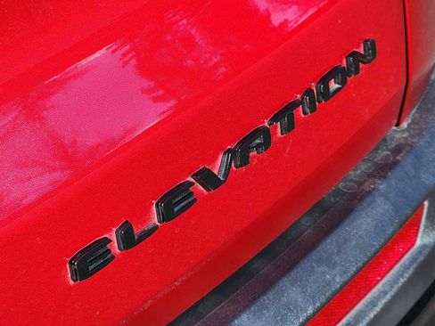 Used 2025 GMC Acadia Elevation w/ Elevation Premium Package image 12