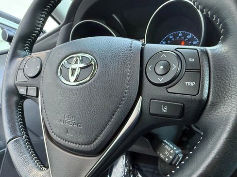 Used 2018 Toyota Corolla iM image 15