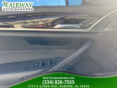 Used 2018 BMW 530i xDrive image 14