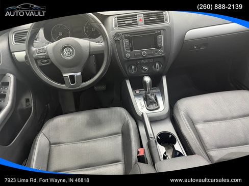 Used 2012 Volkswagen Jetta TDI FWD image 9