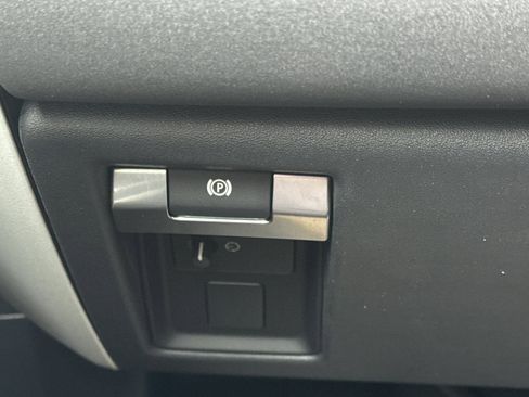 Used 2023 Land Rover Defender 110 S image 32