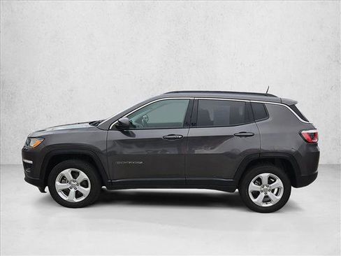 Used 2019 Jeep Compass Latitude w/ Cold Weather Group image 9